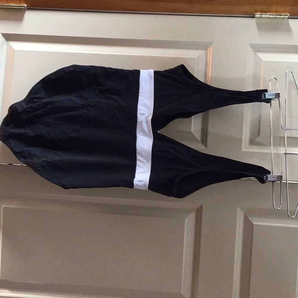 Swim suit - Picture 2 of 3